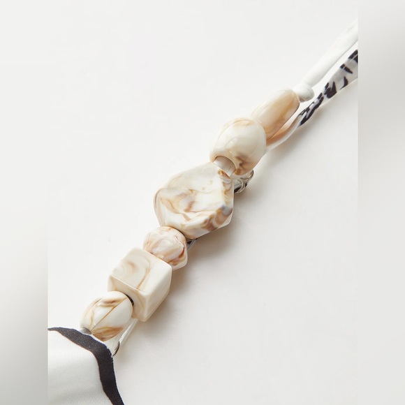 Commense Black and White Floral Women Shorts - Picture 9 of 9